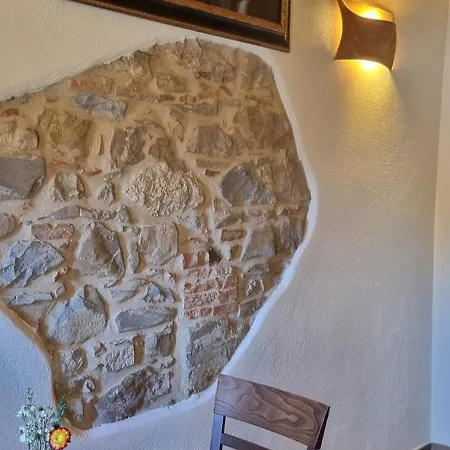 Alojamento de Acomodação e Pequeno-almoço Antico Borgo B&B Seggiano 3*